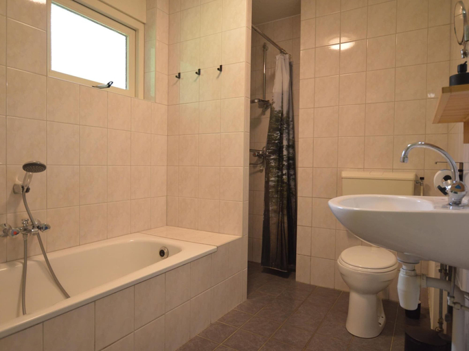 Bathroom 3, Holiday Home Near Lemelerberg Nature Reserve, Ommen