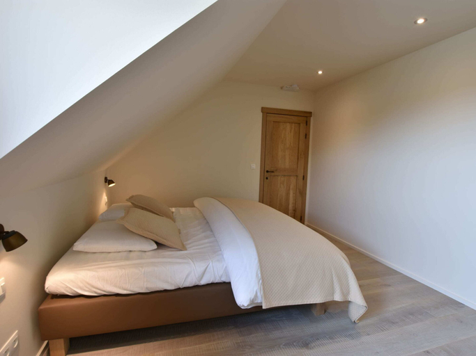 Bedroom 3, Beautiful Holiday Home With Terrace, Garden, West-Vlaanderen