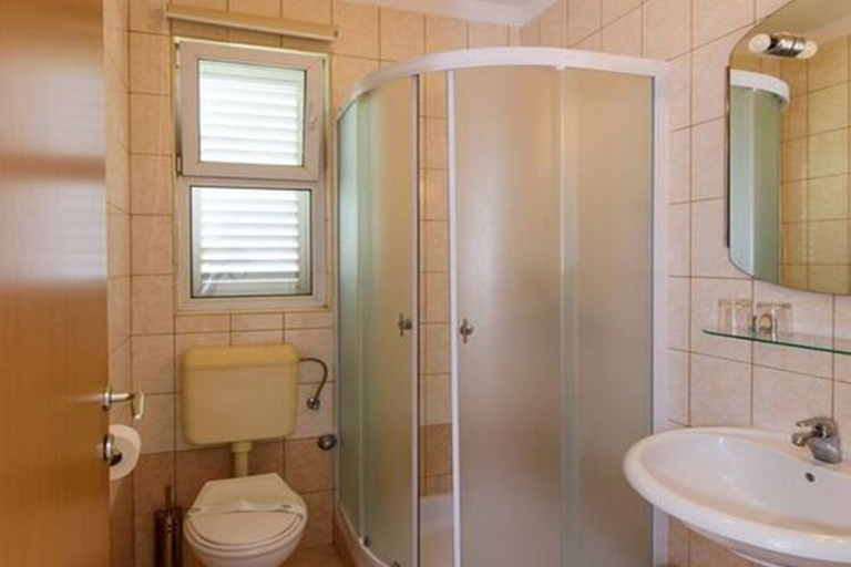 Bathroom, Apartment in Sukosan Near Sea Beach, Sukošan