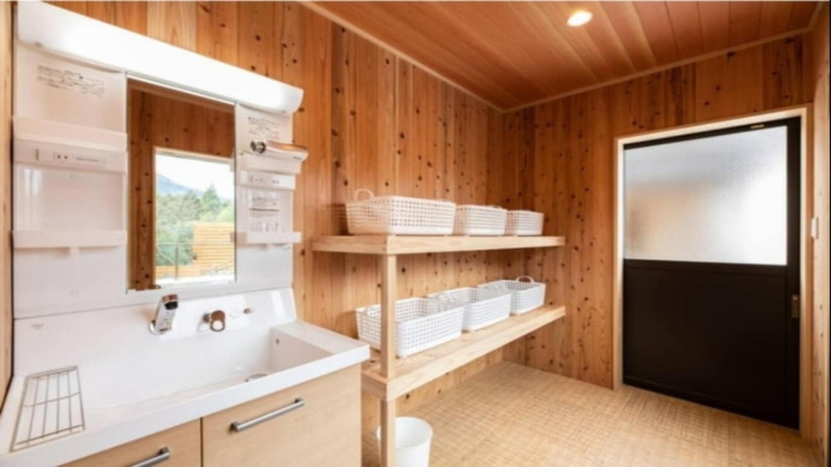 Bathroom 3, YUFUIN O-YADO YUKI ONSEN, Yufu