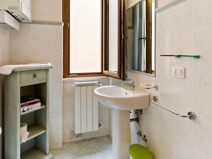 Bathroom 5, Belvilla by OYO Trilocale Giglio - Pianoterra, Grosseto