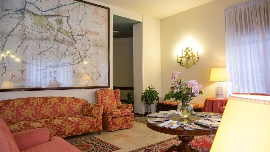 Others 5, Residence Hotel Castelvecchio, Verona