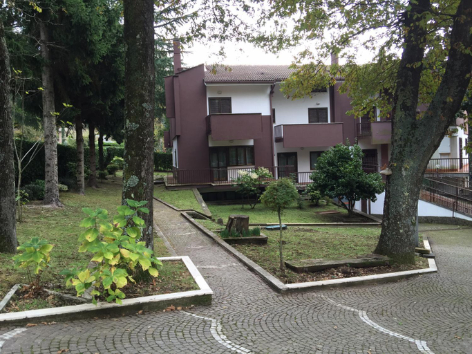 Others 4, Maison 3g, Rome