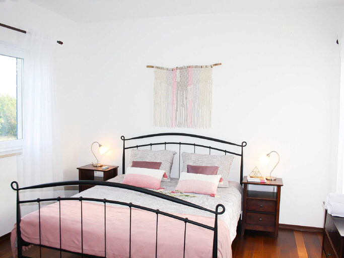 Bedroom 3, Adorable Villa With Pool & Covered Terrace Surrounded by Nauture, Raša