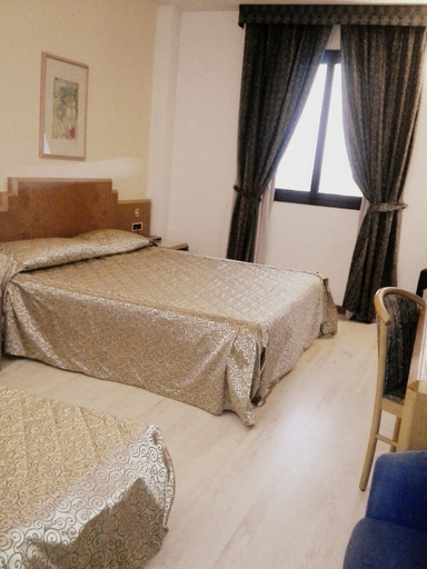 Bedroom 3, Miceneo Palace Hotel, Matera
