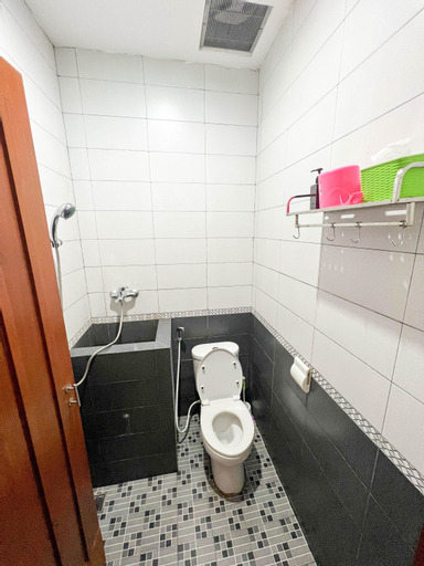 Bathroom 11