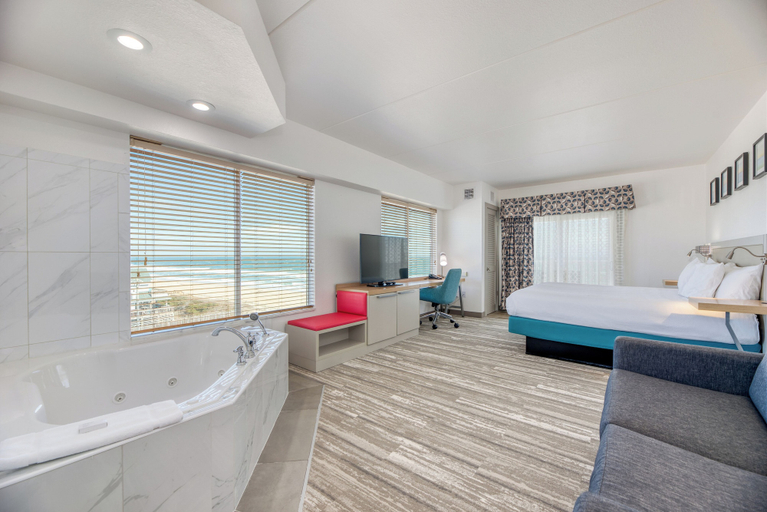 Bedroom 3, Hilton Garden Inn Outer Banks/Kitty Hawk, Dare