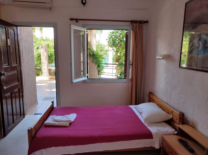 Bedroom 3, Fotula Studios, Crete