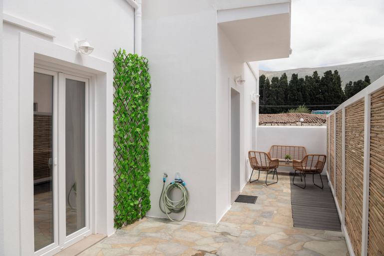 Others 5, Parikia's Urban Oasis, South Aegean