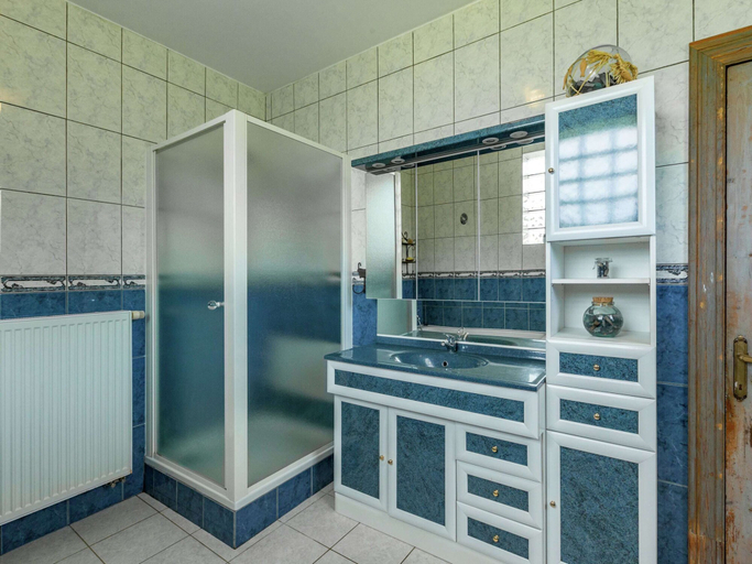 Bathroom 2, Spacious Family Home, West-Vlaanderen