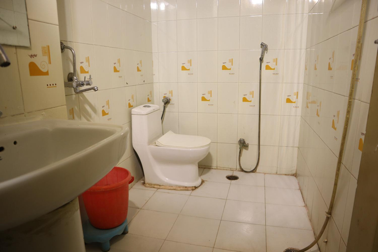 Bathroom 3, Hotel PR Palace, Lucknow