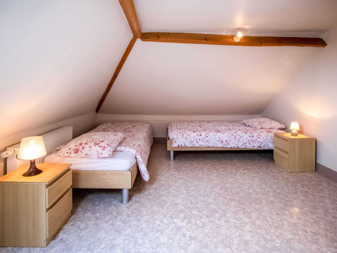 Bedroom 3, Family Farmhouse, Ploegsteert, Hainaut