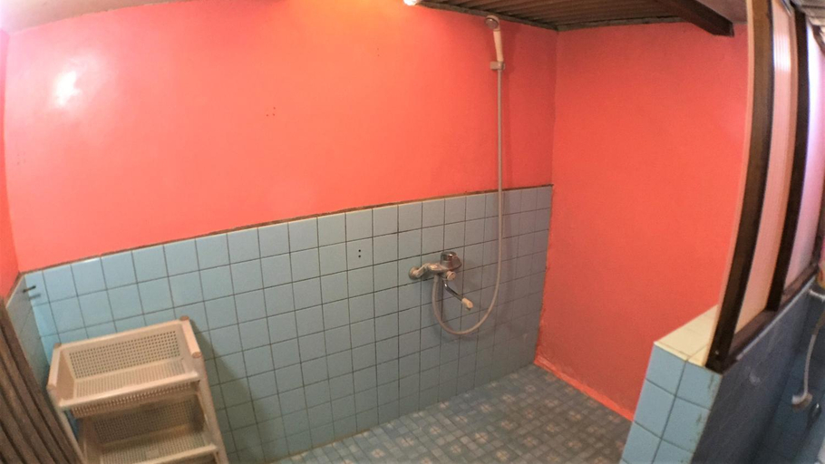 Bathroom 5, Guesthouse Connect, Ishigaki