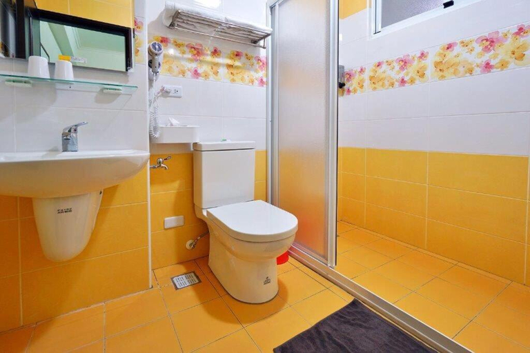 Bathroom 2, Walk in the Wind Homestay, Taitung