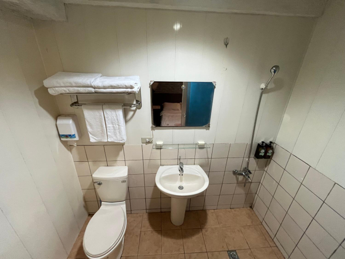 Bathroom 2, Bsf, Yilan