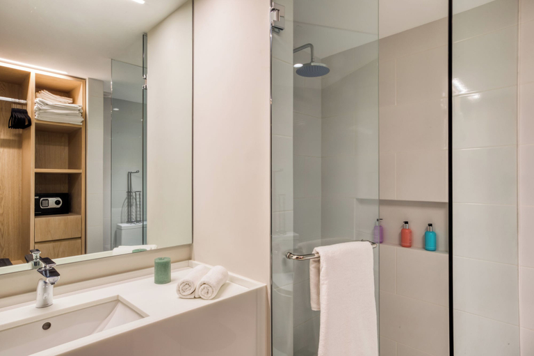 Bathroom 3, OMETUSCO by Mr. W, Mexico City