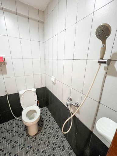 Bathroom 14