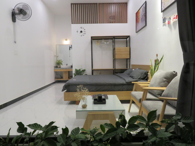 Others 1, Robin House, Huế
