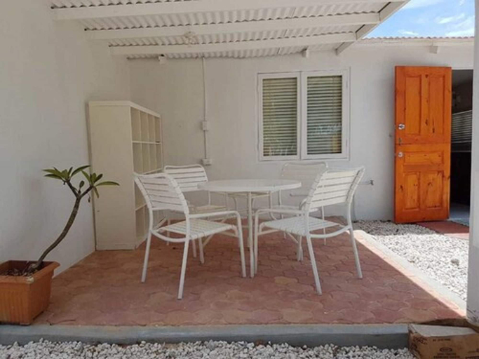 Others 5, Maria Mulata Apartments