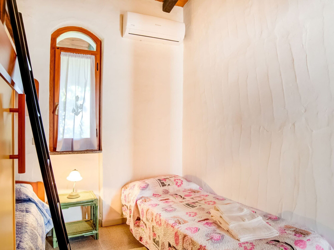 Bedroom 3, Cozy Sardinian Villa with Garden, Sassari