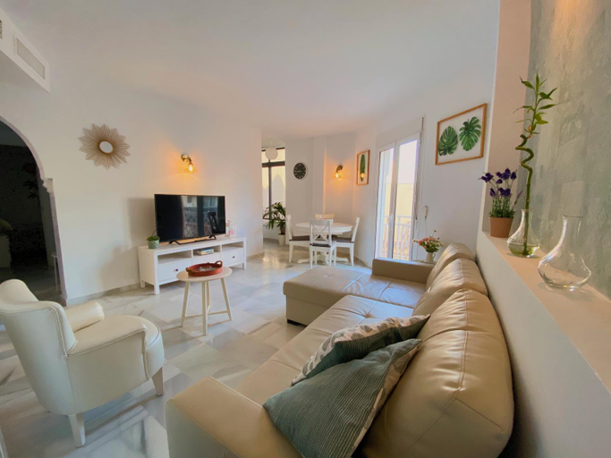 Others 5, Apartamento Carihuela Las Piramides, Málaga