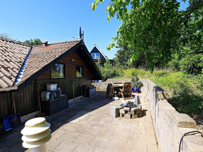 Dining 5, 8 Person Holiday Home in Logstor, Vesthimmerland