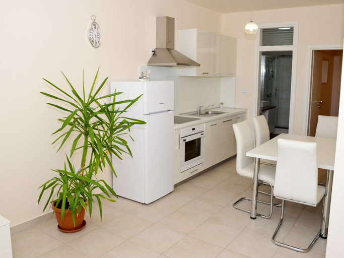 Others 4, Apartment in Ljubac With Barbecue, Ražanac