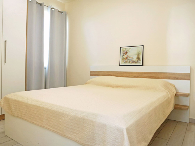 Bedroom 2, Modern Ground Floor Apartment With Private Terrace Near the Sea, Ražanac