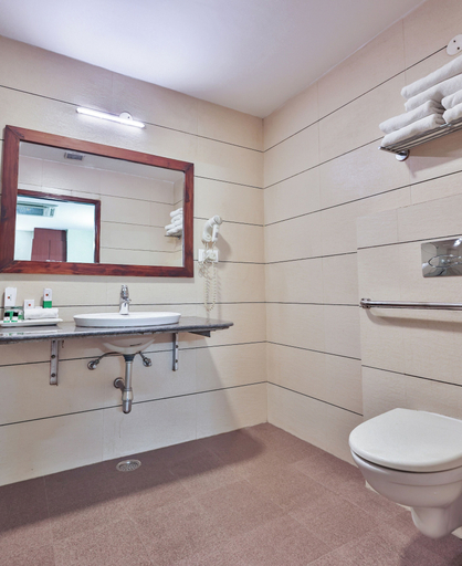 Bathroom 4, Hotel Cama, Chandigarh