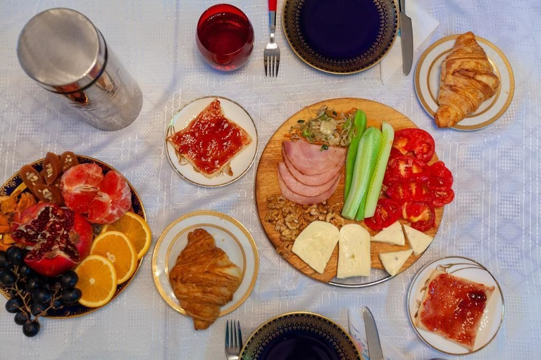 Food & Drinks, Yard 11, Tbilisi