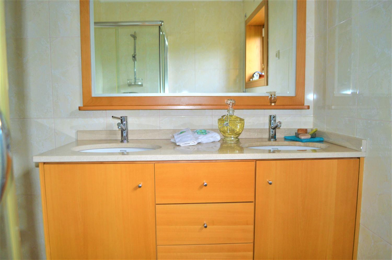 Bathroom 2, Casa Límia, Ponte de Lima