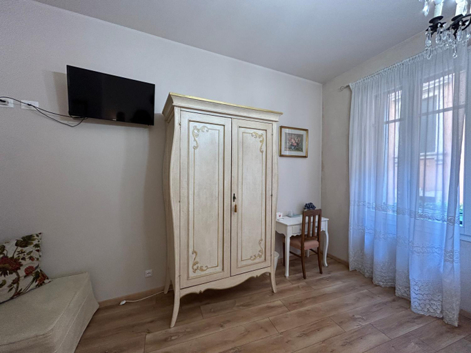 Others 2, SOFIA ROOMs, Verona