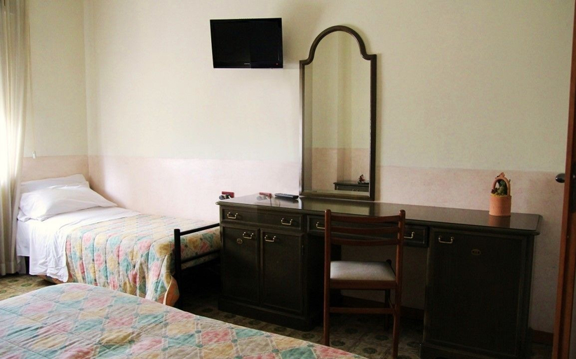 Others 5, Hotel San Giuseppe, Napoli