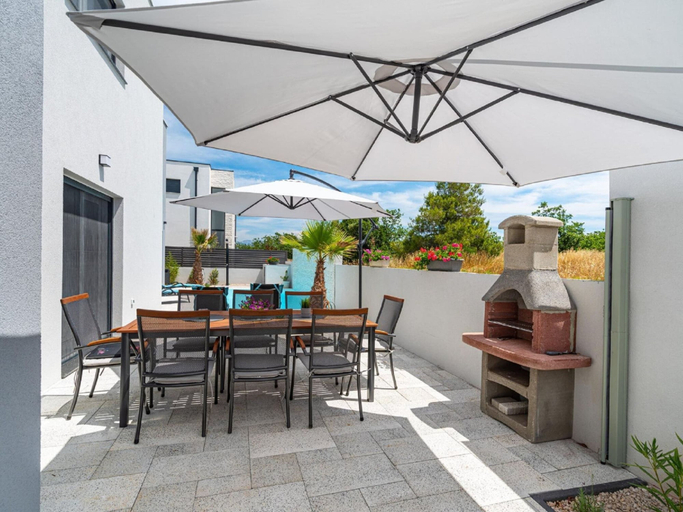 Food & Drinks, Villa in Zaton With Swimming Pool, Nin