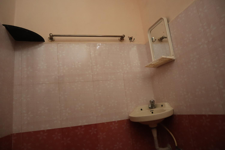 Bathroom 4, STHALAS First Floor, Kancheepuram