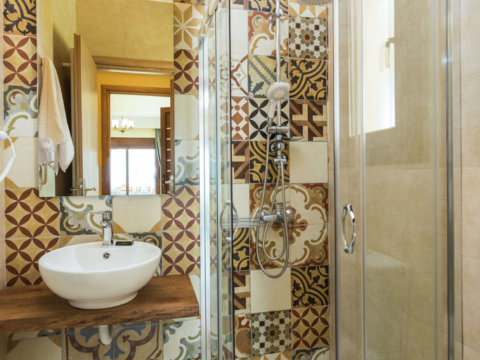 Bathroom 4, Villa with Private Pool near Sea & Arkadi Monastery on NW Coast, Crete