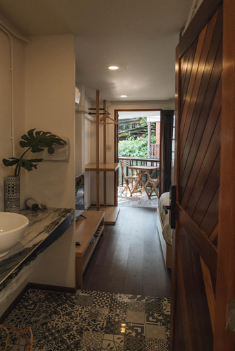 Bathroom 4, Stay North Gate Bed and Breakfast, Muang Chiang Mai