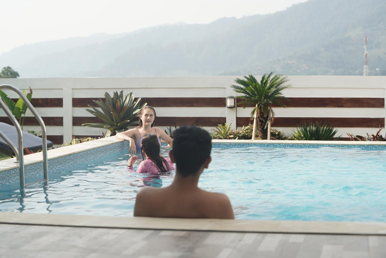 Swimming Pool 18