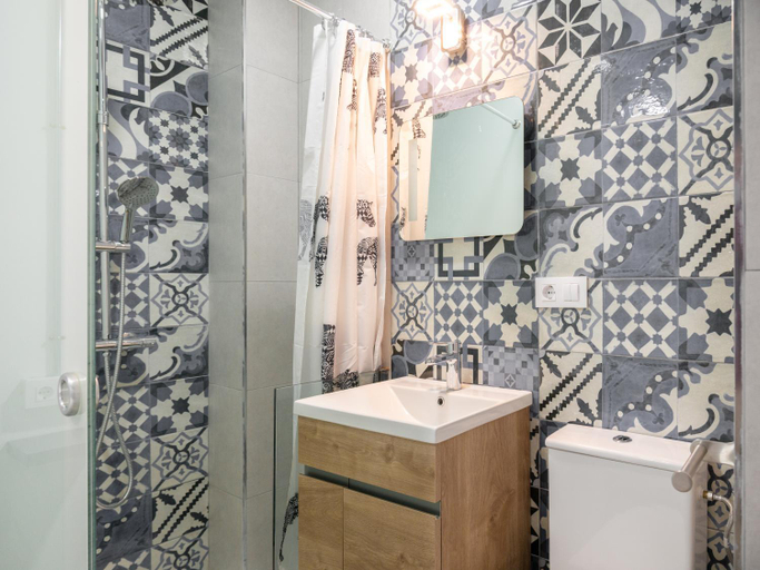 Bathroom 2, Guesthouse Room & Studio Seville La Flamenka, Sevilla