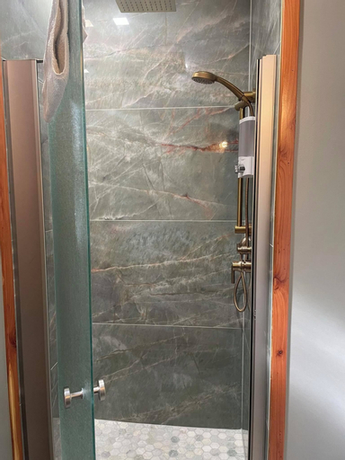 Bathroom 21