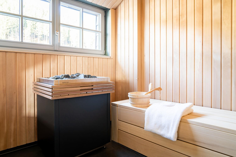 Bedroom 4, coucou hotel & kuckucks-stube (Titisee), Breisgau-Hochschwarzwald