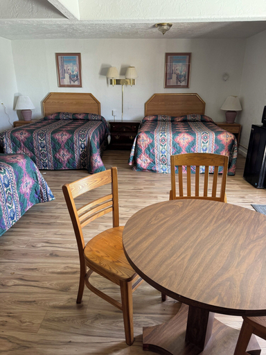 Bedroom 2, Marianna Inn Panguitch, Garfield