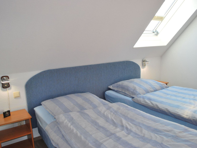Bedroom 2, Tranquil Apartment in Ostseebad Kühlungsborn near Sea Beach, Rostock