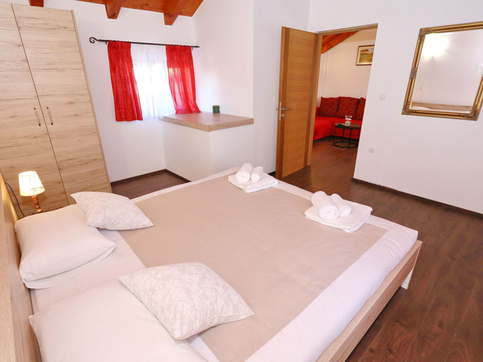 Bedroom 3, Villa in Prkos With Private Pool and Sea Nearby, Škabrnja