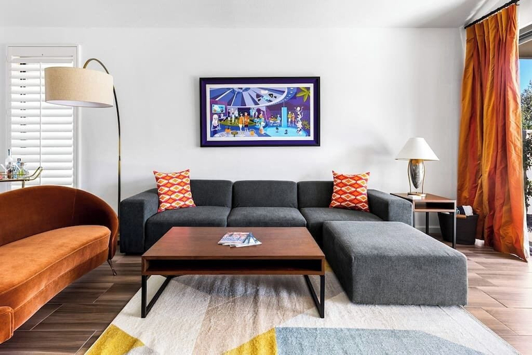 Room 2, Sunset House, Riverside