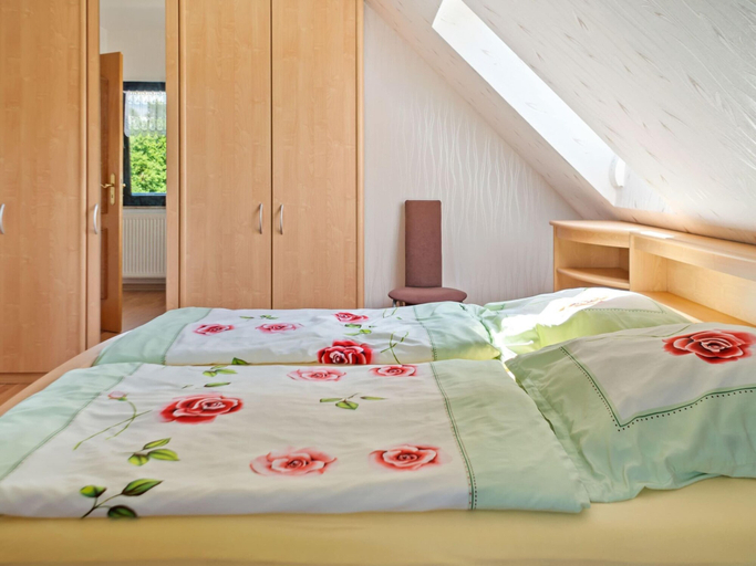 Bedroom 2, Garden View Apartment in Erzgebirge near Forest, Erzgebirgskreis