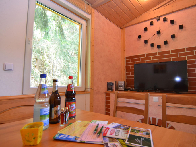 Others 5, Holiday Home near Swimming Pool, Gotha