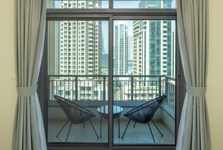 Room 3, Silkhaus Large Studio Clarens Towers Gym Pool, Dubai