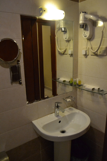 Bathroom 5, Platinum The First, Al Madinah Al Munawwarah