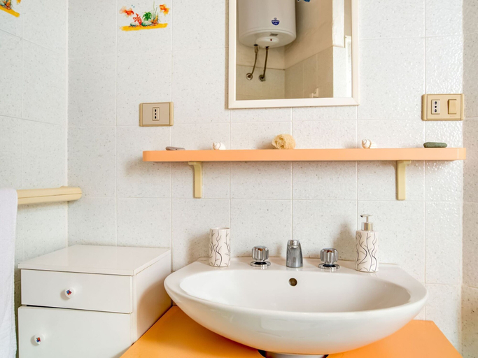 Bathroom 4, Cozy Sardinian Villa with Garden, Sassari